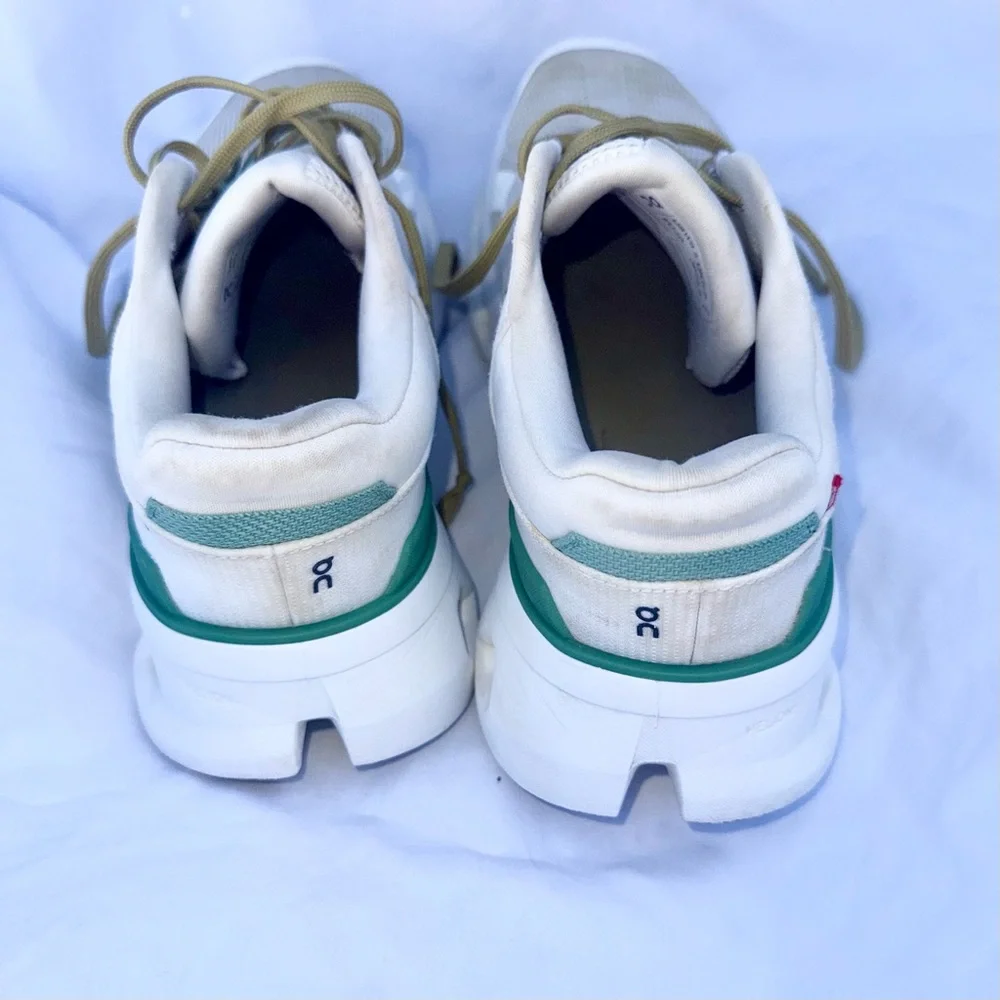ON Cloudrunner 2 White Green Size 8.5 Women’s - Picture 4 of 6